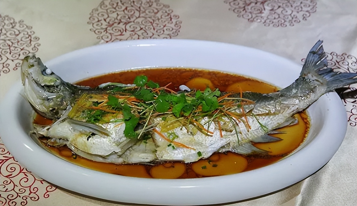 “河鲜之王”已上市，春天吃最合适！做法新鲜，肥美刺还少