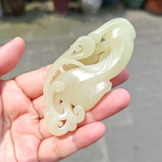 【螭】和田玉黄玉神兽把件