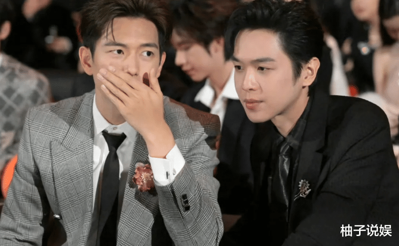 C位被抢,宣传没有,她这顶流当的真窝囊