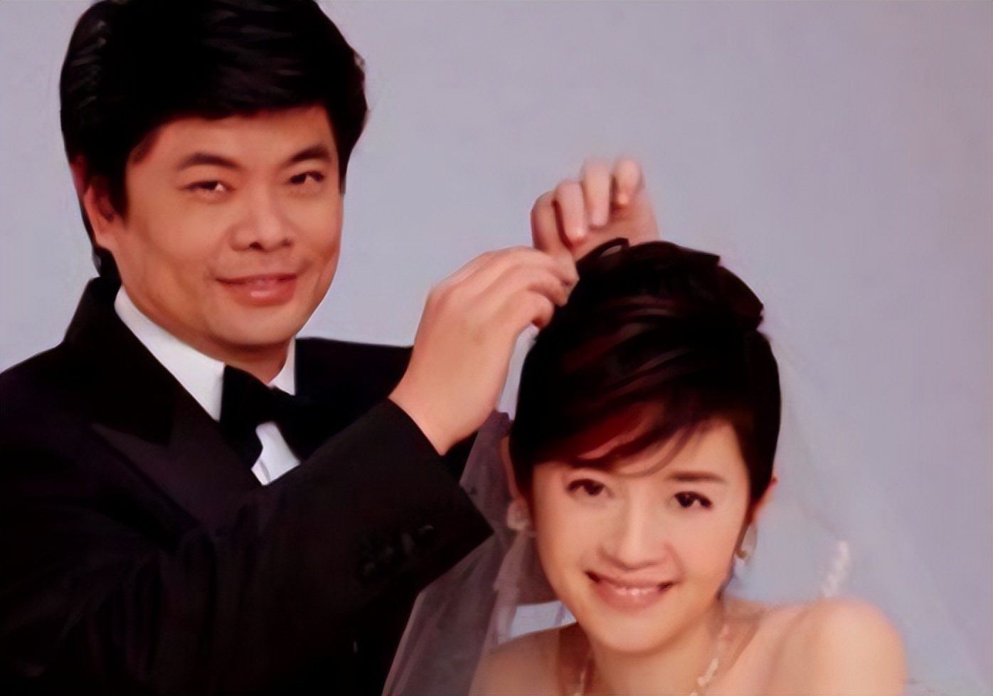 最“狂妄”的央视主持，挺着孕肚赶跑正妻，19年后下场大快人心！