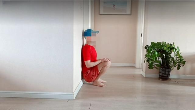 一个简单有效的“减肚子”动作，轻松掉秤不反弹！