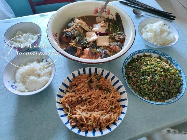 北京一家三口午餐，炖1个，炒2个，成本31块，花钱少吃得好