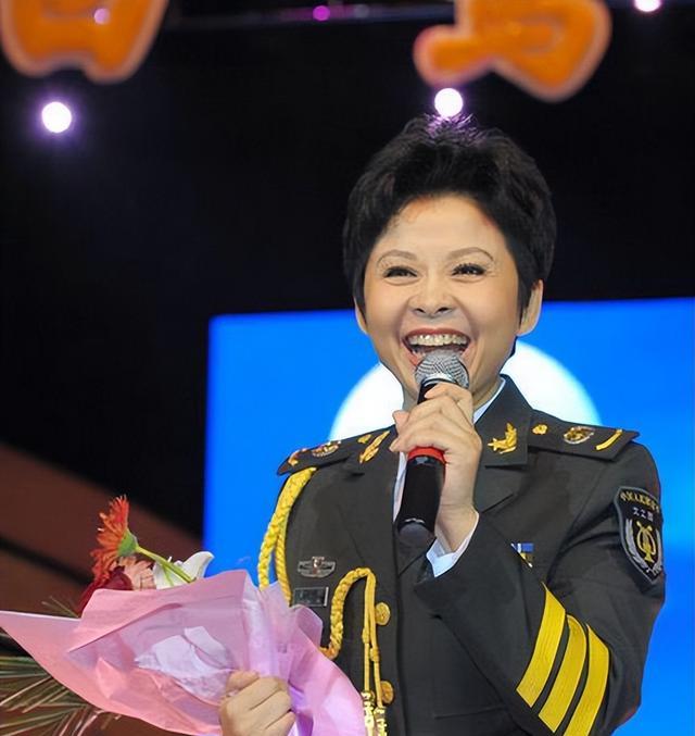 赖昌星不再隐瞒，被捕后揭露与董文华的关系，难怪老艺术家会退圈