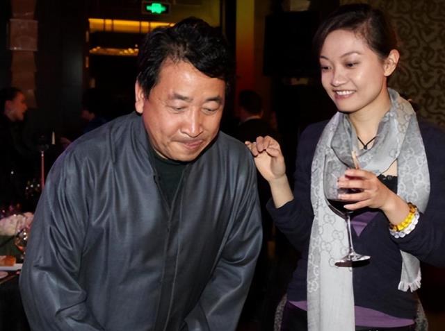 姜珊:被郭德纲造黄谣,父亲姜昆亲手掐断明星梦,45岁依旧单身