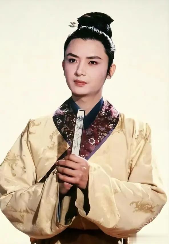 侯长荣与陈剑月，因红楼梦结缘，结婚39年无绯闻，被称为神仙眷侣