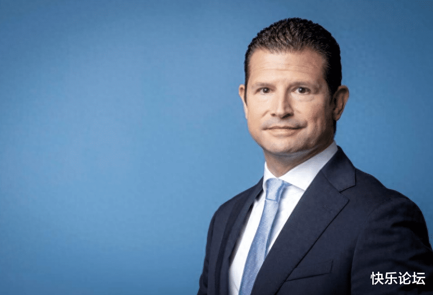 我国自研光刻机取得突破后，这个消息可把荷兰给急坏了，赶紧发文