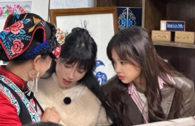 34岁李子柒和34岁王冰冰站在一起,我才彻底明白,什么叫相由心生