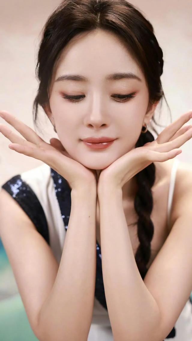 杨幂这大长腿，简直逆天了