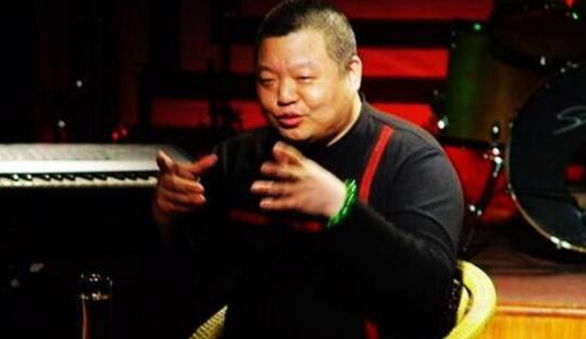 斯琴格日乐|她曾连登春晚4次，被恩师欺骗堕胎、前途尽毁，如今55岁仍没人要