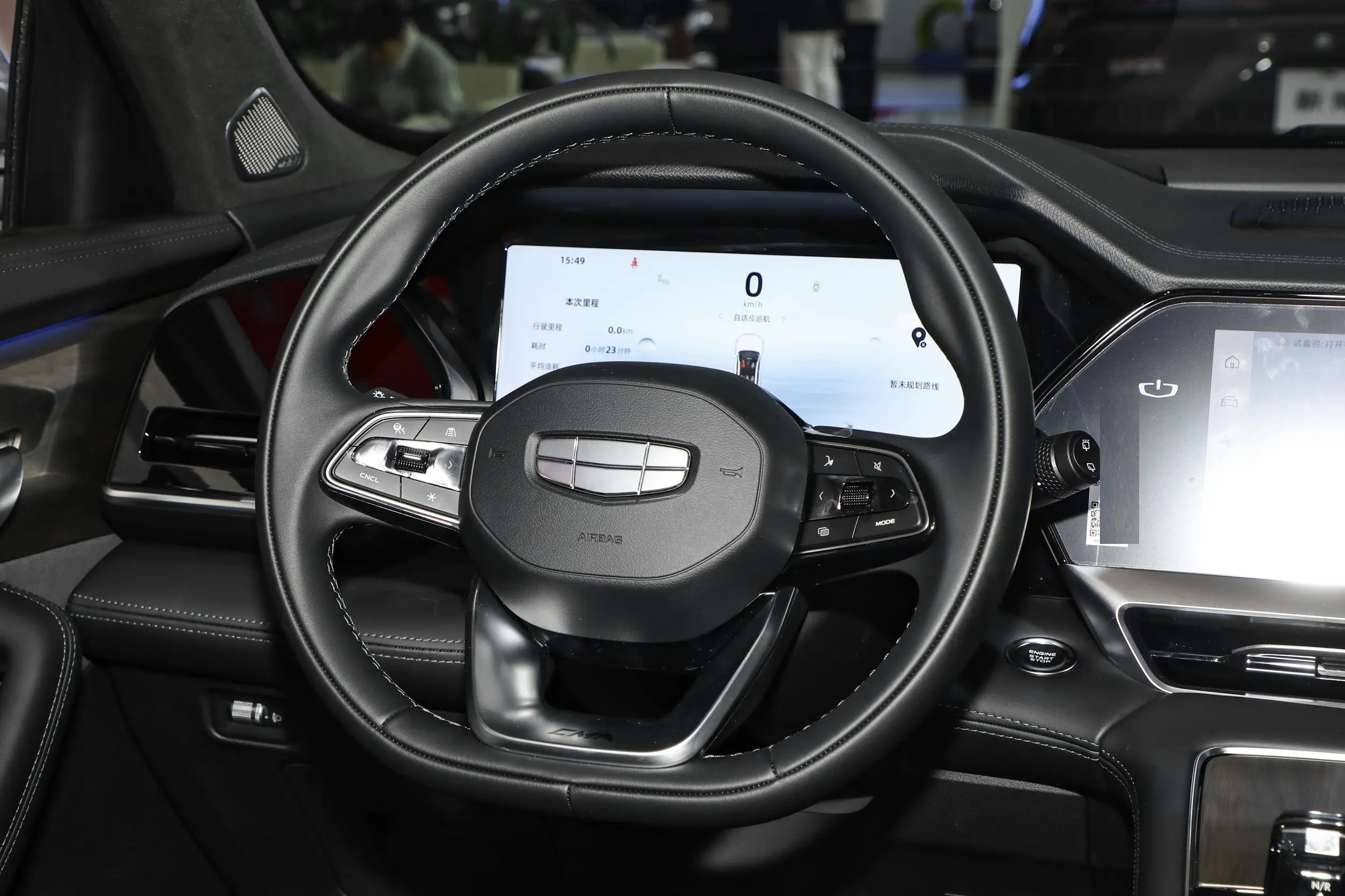 吉利真正的王牌SUV，2.0T+8AT+四驱，空间大又舒适，比CR-V实在