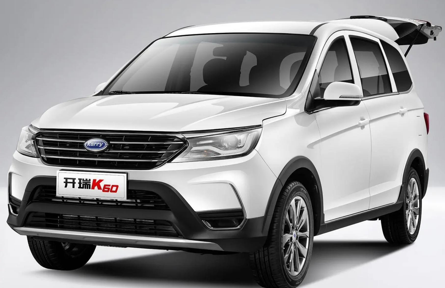 小老板最爱的SUV，大7座才卖28500元，拉人载货两不误