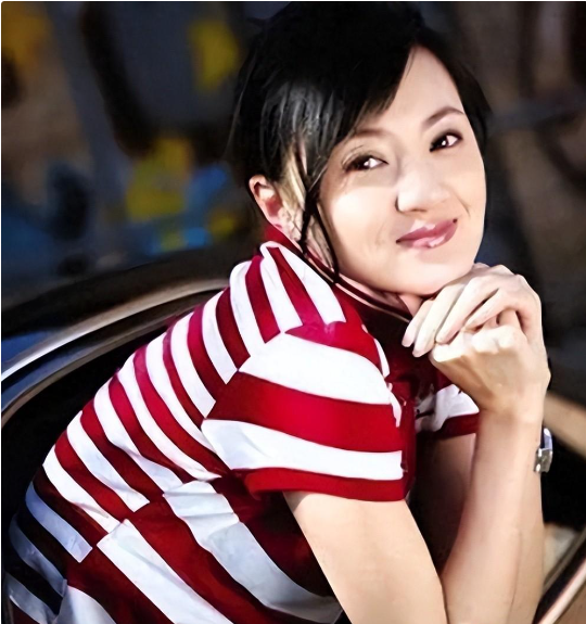 金玉婷|顶替闫妮上春晚爆红?靠“潜规则上位”的她?最后却进了精神病院