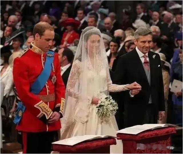 曾经的那个凯特王妃,再也回不去了,终究她还是成了戴安娜