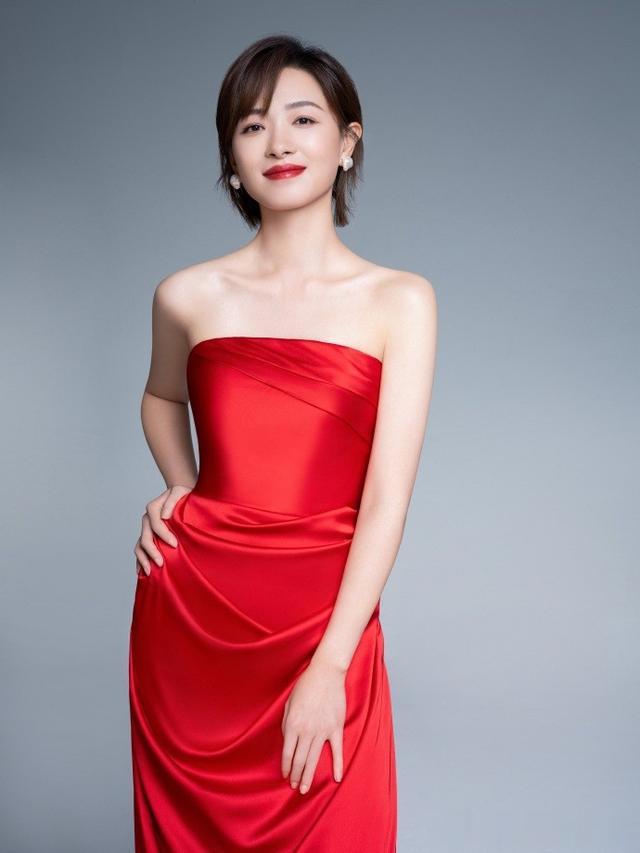 女演员万茜太美啦,生活照16张,你喜欢哪张呢?