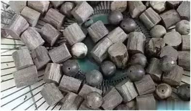 坑人的“沉香木”!