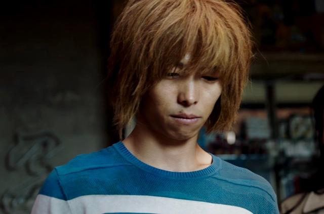 张艺谋《雪迷宫》收视炸了:躲过黄景瑜,我却被41岁男二号惊艳了