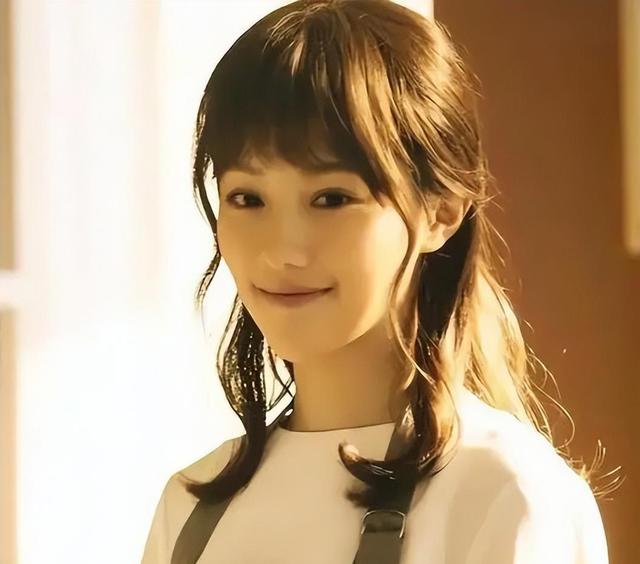 曾被误解演戏嫌水脏，换149桶矿泉水的她，现在总算得偿所愿火了