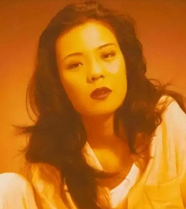 原来她已经去世25年！23岁春晚一曲成名，却因一巴掌付出了生命