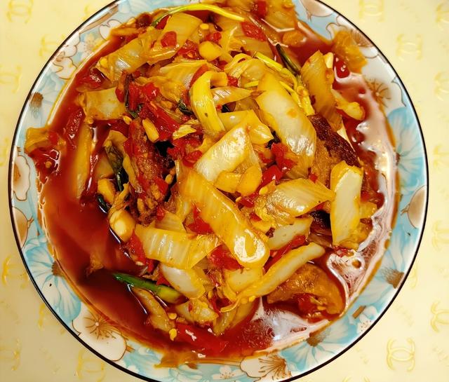 北京女孩瞒着父母到贵州男友家吃饭,晒了饭菜后,网友却劝分手!