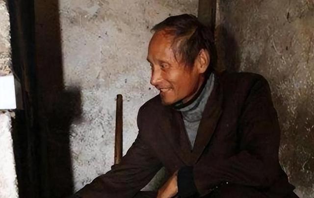 2011年,安徽48岁光棍因酷似普京,被俄罗斯富婆追求,后来怎样了