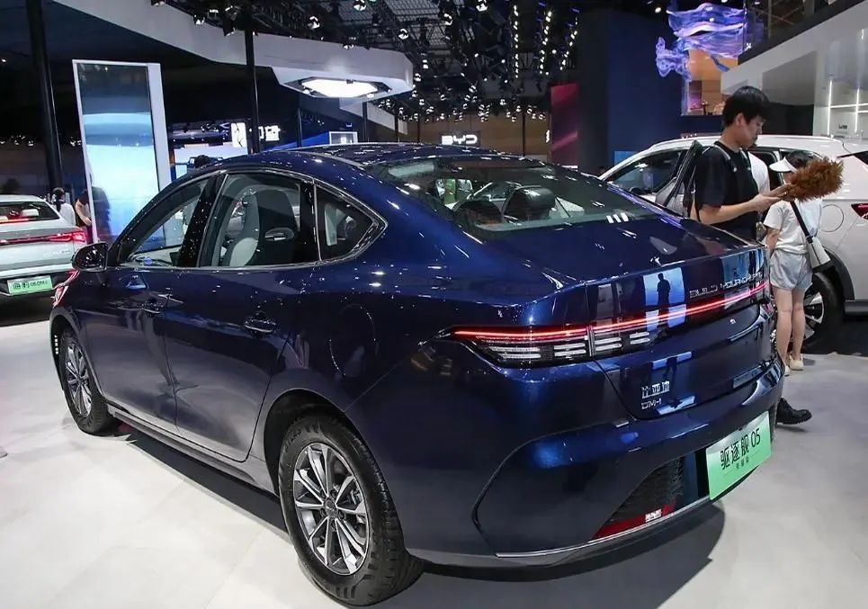 近13万降至7.3万？比亚迪“甩卖”了，续航超1200km，一公里几分钱