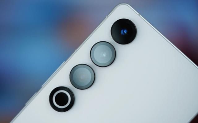 从4999元跌至2899元,2K屏+骁龙8Gen3,高配旗舰售价良心了