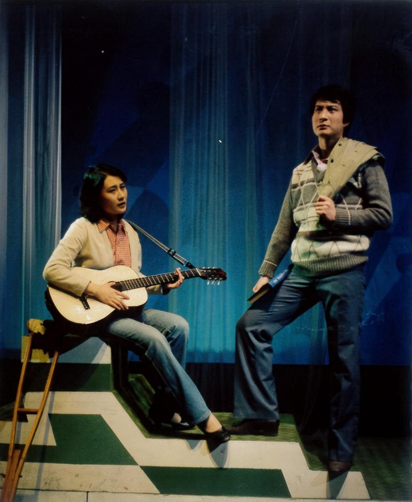 他是国家一级演员,娶恩师女儿为妻,生下双胞胎儿子成他最大骄傲