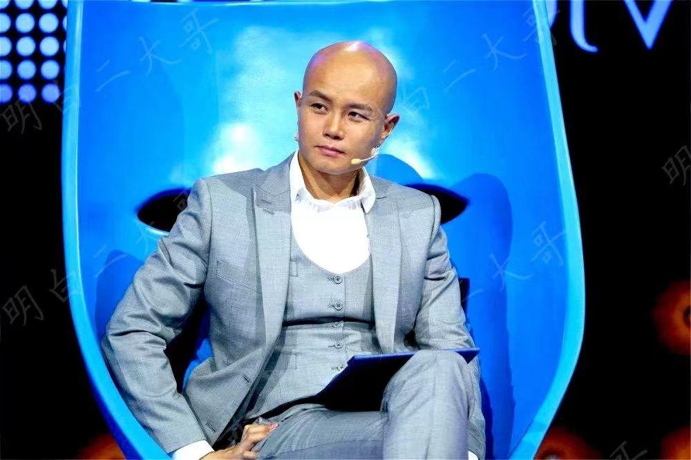 移居美国, 开豪车住豪宅, 48岁的乐嘉, 如今被迫走上了另一条道路