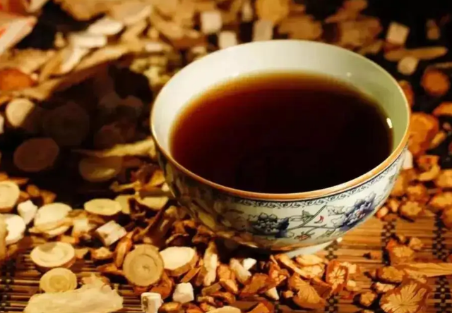 汗如雨下仅仅只是气虚吗？还有阳虚的事 张仲景妙方仅两味 振阳止汗