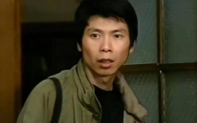 冯小刚前妻张娣，苦熬徐帆七年青春，离婚后依然照顾瘫痪的婆婆