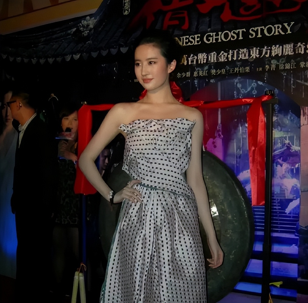 “壮”不是问题，刘亦菲的“清醒”，戳穿了内娱女明星的“体面”