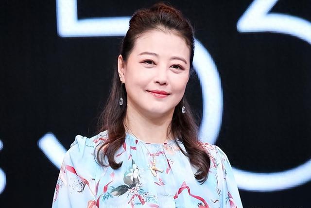 去世9个月后,娱乐圈的人走茶凉,在周海媚身上展现得淋漓尽致