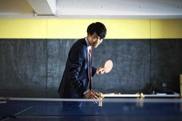 领导出其不意地痴迷上了乒乓球，又突如其来地放弃了打球