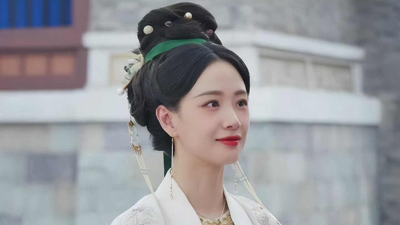 于正发长文聊李梦，爆料经常迟到不背台词，暴露娱乐圈畸形包容度