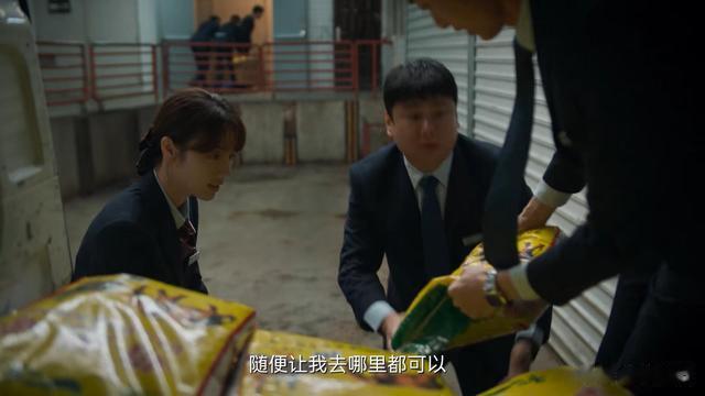 明明是同一个人，演完《破冰行动》再演《城中之城》，愣是没认出