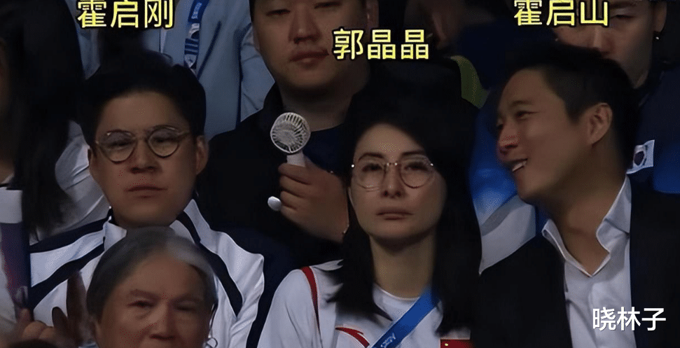 霍启山有戏!江旻憓与霍震霆同框亲如一家,网友:人类高质量女性