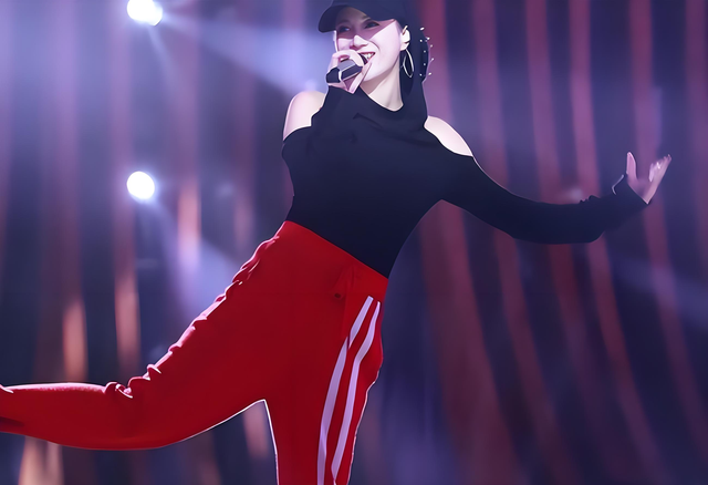 好声音没拿冠军,却嫁给爱奇艺总裁,34岁已经事业家庭双“丰收”