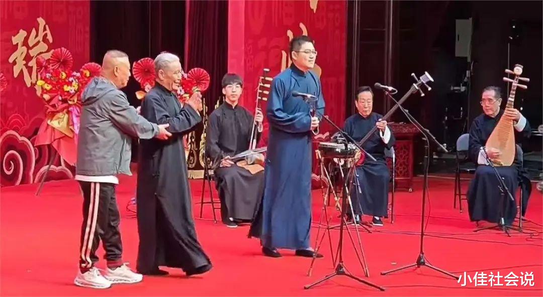 郭德纲正式就任会长!马志明于谦高峰成高层,德云社集体扬眉吐气