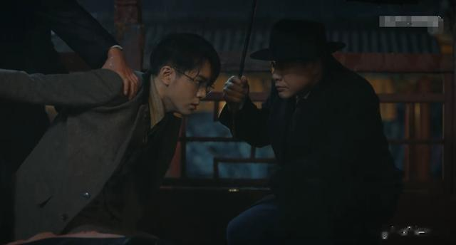 当硅胶脸混进《孤舟》，盛世美颜被打回原形，陈都灵再强也没有用