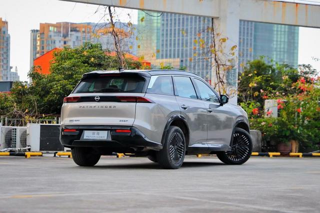 2.0T+9AT,车长超5米大7座,隔音出色,优惠3万,合资车自主价!