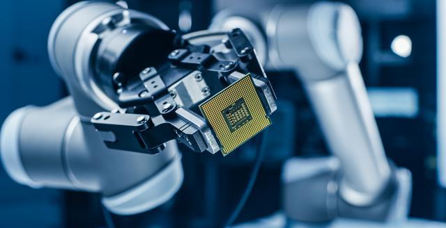 科技进步了总有人着急，荷兰正式宣布，谴责国产光刻机是“山寨”