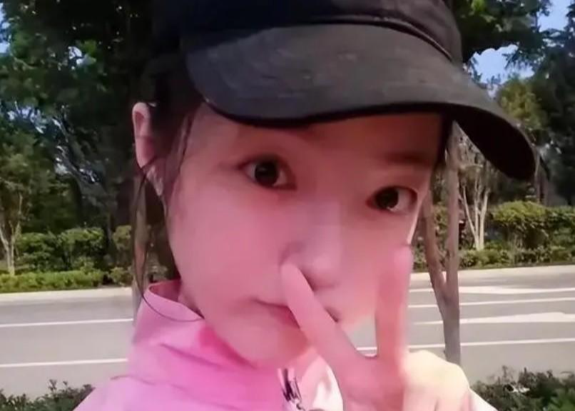 看到梁静陪女儿参加走秀后,才懂马伊琍当年的精明,林心如说对了