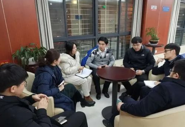 发年终奖,经理31万,总监20万,主管14万,看到普工奖金后,连总监都羡慕了