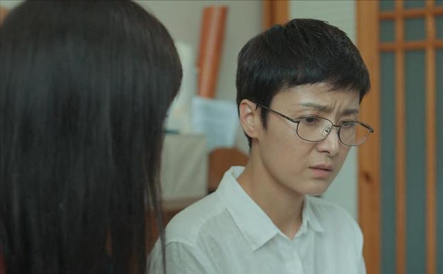 给《迎风的青春》排座次,曾黎排最后,第二贾冰,第一名没有争议