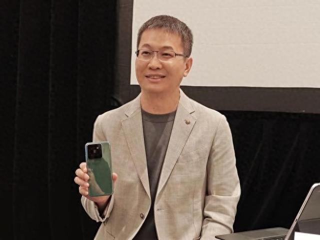 小米15又上热搜 卢伟冰:知道你很急,但先别急