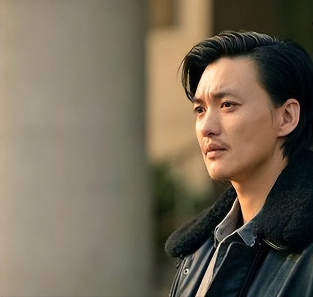 为了嫁50亿富豪,狠心抛弃同居5年的周一围,现今她却活成了笑话