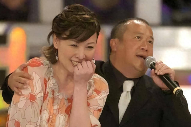 “遮羞布”被女儿曝光!曾宝仪忍无可忍,彻底撕开曾志伟的真面目