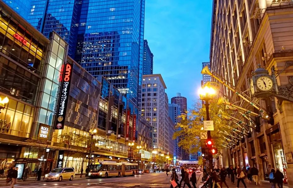 卖掉4亿四合院,清空社交账号,又一位名人移民美国!