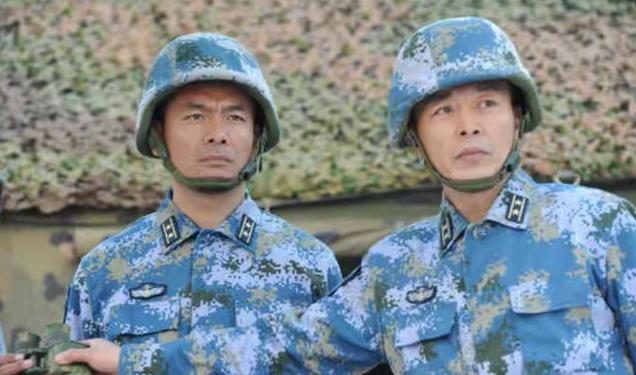 他是“军旅一哥”,与发妻结婚33年零绯闻,儿子有才颜值高是歌手