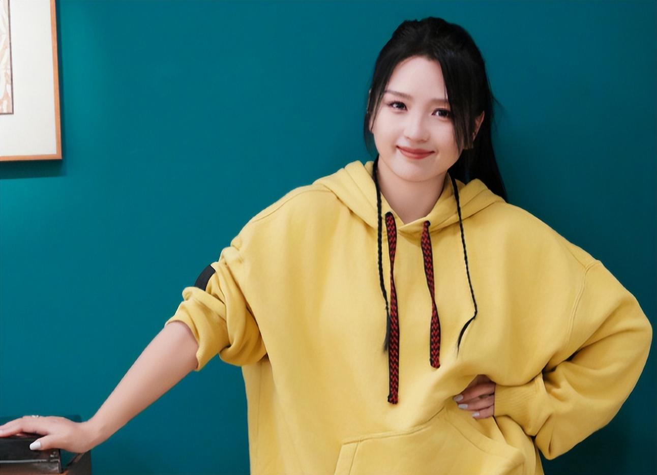 《乘风2024》何洁表示朋友遍天下,不料席位赛后,网友力挺尚雯婕